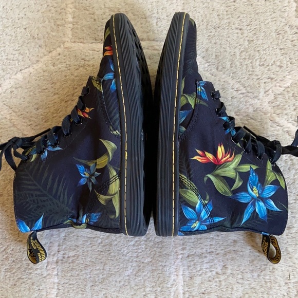 Dr. Martens Hawaiian Hackney - Picture 8 of 16